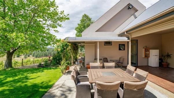 Hawkdun Rise Vineyard & Accommodation Александра Екстериор снимка
