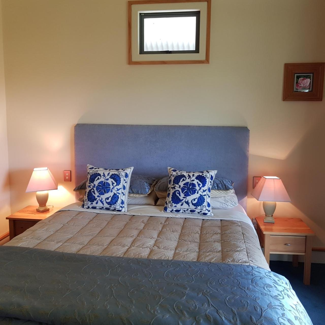 Hawkdun Rise Vineyard & Accommodation Александра Екстериор снимка
